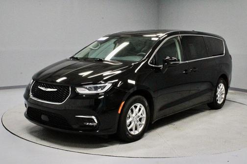 2024 Chrysler Pacifica Touring-L