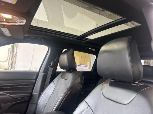 Diamond Black 2023 Jeep Compass LIMITED