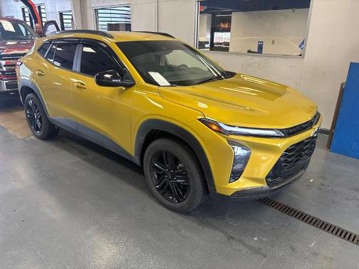 Nitro Yellow 2025 Chevrolet Trax ACTIV