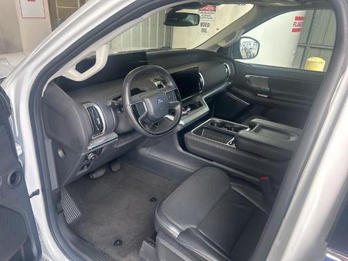 OXFORD WHITE 2025 Ford Expedition PLATINUM