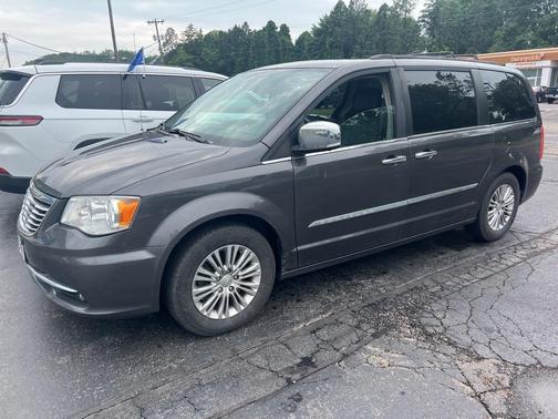 2015 Chrysler Town & Country Touring-L