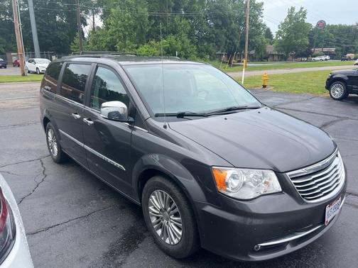 2015 Chrysler Town & Country Touring-L