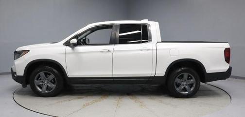 White 2021 Honda Ridgeline RTL