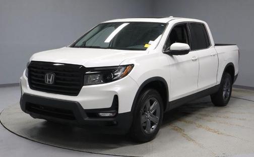 White 2021 Honda Ridgeline RTL