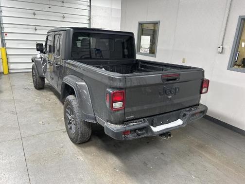 2024 Jeep Gladiator SPORT