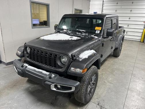 2024 Jeep Gladiator SPORT