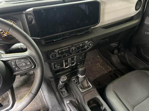 2024 Jeep Gladiator SPORT