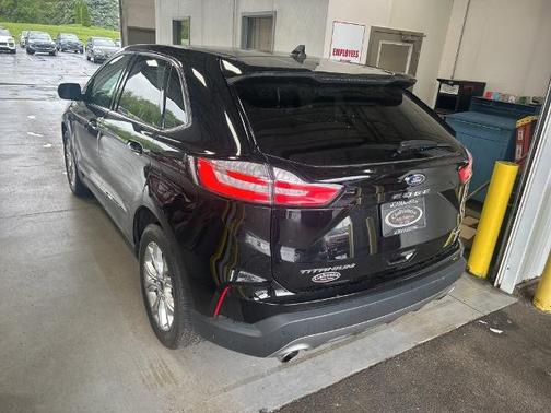AGATE BLACK METALLIC 2024 Ford Edge TITANIUM