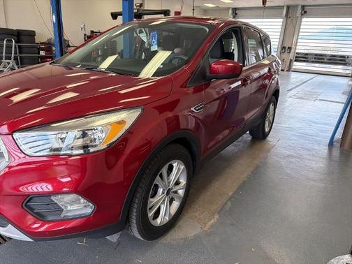 RUBY RED METALLIC TINTED CC 2019 Ford Escape SE