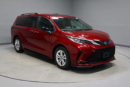 2023 Toyota Sienna XSE