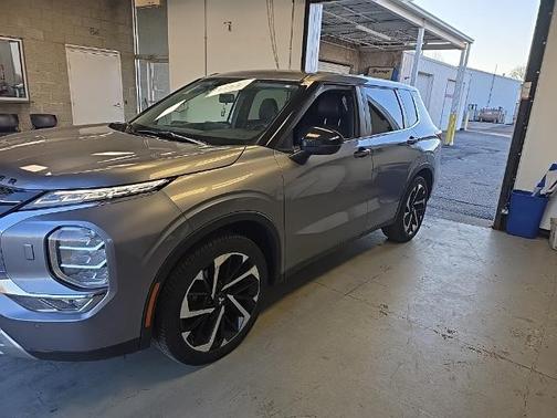 2022 Mitsubishi Outlander SE