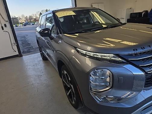 2022 Mitsubishi Outlander SE