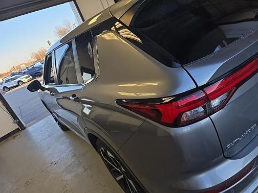 2022 Mitsubishi Outlander SE