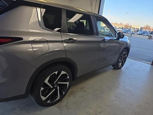2022 Mitsubishi Outlander SE