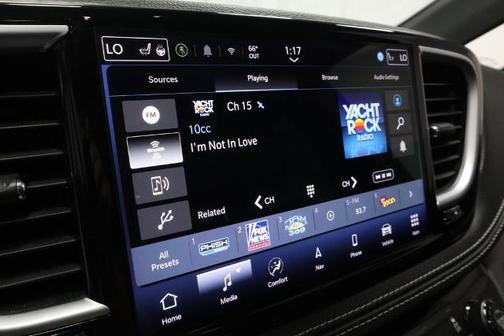 Diamond Black 2025 Chrysler Pacifica LIMITED