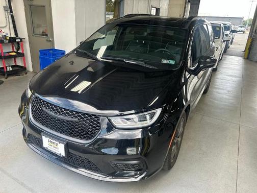 Diamond Black 2025 Chrysler Pacifica LIMITED