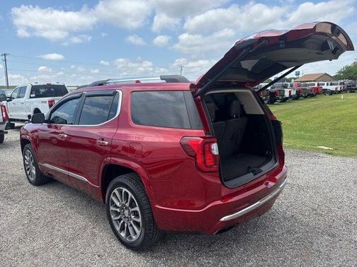 2022 GMC Acadia Denali