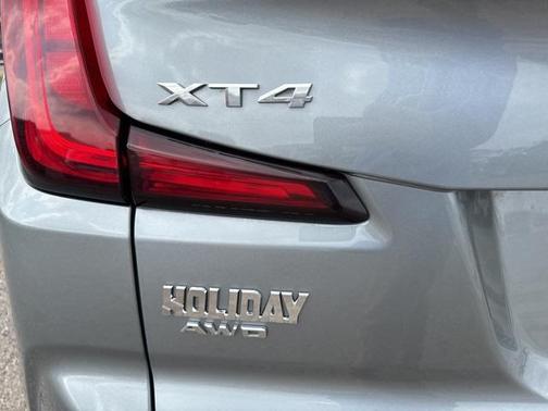 2023 Cadillac XT4 Premium Luxury