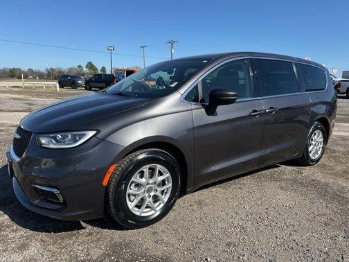 2023 Chrysler Pacifica Touring-L