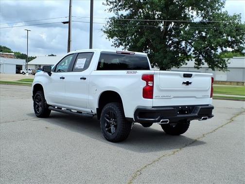 Summit White 2026 Chevrolet Silverado 1500 Custom Trail Boss