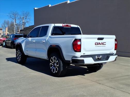 2024 GMC Canyon AT4