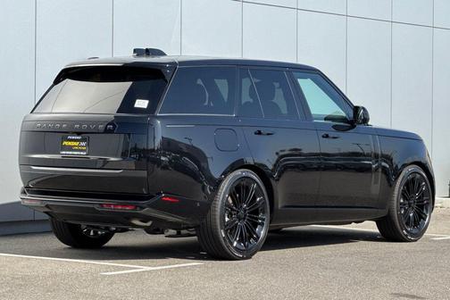 Santorini Black Metallic 2026 Land Rover Range Rover P400 SE