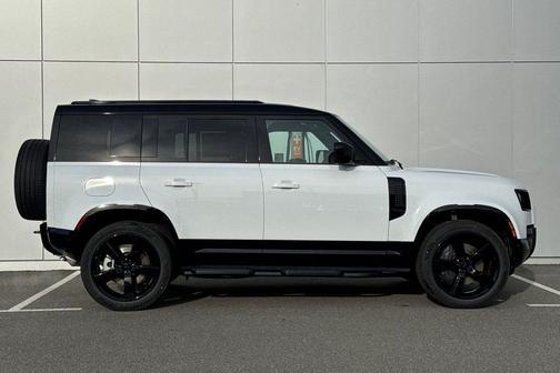 Fuji White 2026 Land Rover Defender P400 X-Dynamic SE