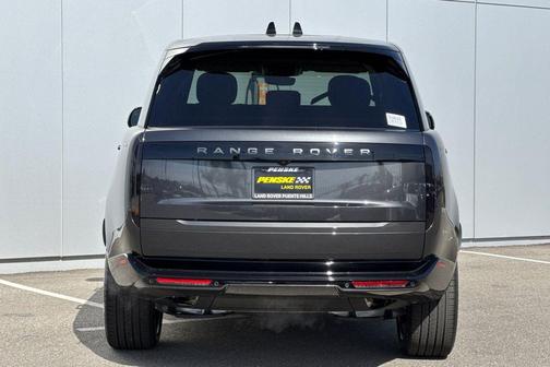 Carpathian Grey Premium Metallic 2026 Land Rover Range Rover P400 SE