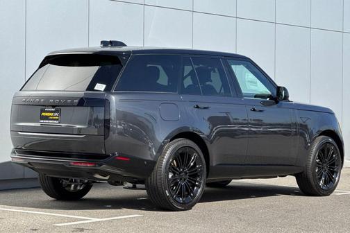 Carpathian Grey Premium Metallic 2026 Land Rover Range Rover P400 SE