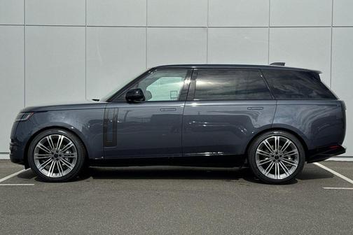 Varesine Blue Metallic 2026 Land Rover Range Rover P400 SE 7 Seat