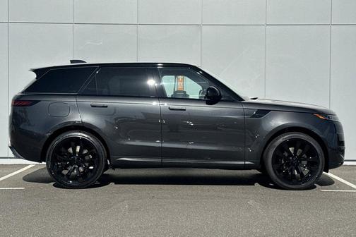 Carpathian Grey Premium Metallic 2026 Land Rover Range Rover Sport SE