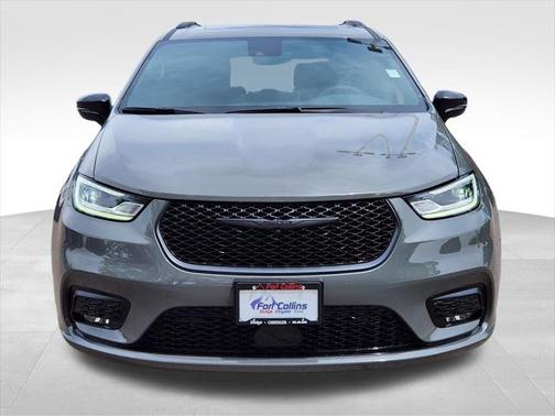 2025 Chrysler Pacifica Hybrid Premium S Appearance Pkg