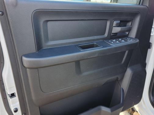 2026 RAM 3500 Tradesman Crew Cab 4x4 8' Box