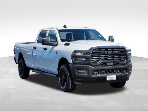 Bright White Clearcoat 2026 RAM 3500 Tradesman Crew Cab 4x4 8' Box