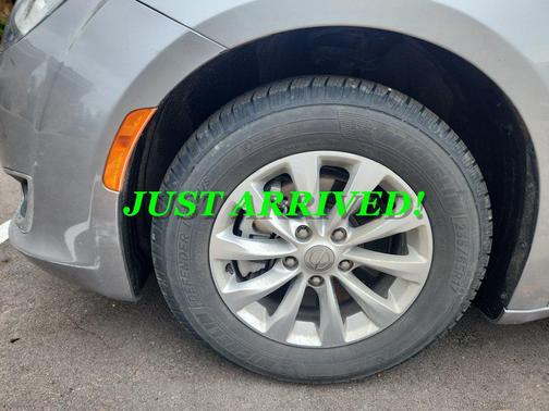 Billet Silver Metallic Clearcoat 2019 Chrysler Pacifica Touring Plus