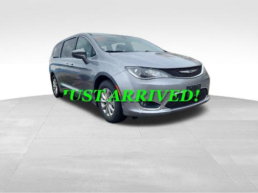Billet Silver Metallic Clearcoat 2019 Chrysler Pacifica Touring Plus