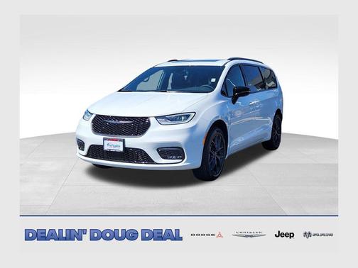 Bright White Clearcoat 2026 Chrysler Pacifica Limited