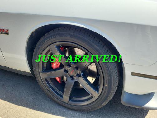 Bright White Clearcoat 2016 Dodge Challenger SRT 392