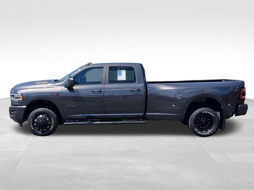 Granite Crystal Metallic Clearcoat 2024 RAM 3500 Laramie Crew Cab 4x4 8' Box