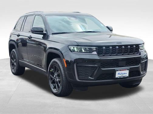 Diamond Black Crystal Pearlcoat 2026 Jeep Grand Cherokee Altitude