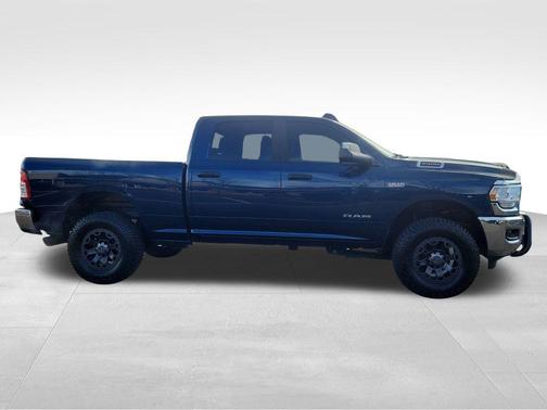 2022 RAM 2500 Big Horn Crew Cab 4x4 6'4' Box