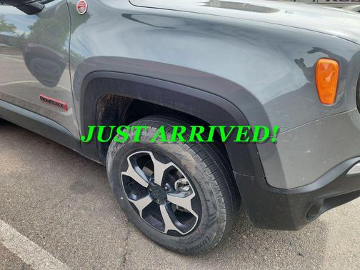 Sting-Gray Clearcoat 2022 Jeep Renegade Trailhawk