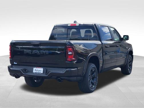 Diamond Black Crystal Pearlcoat 2026 RAM 1500 Big Horn/Lone Star