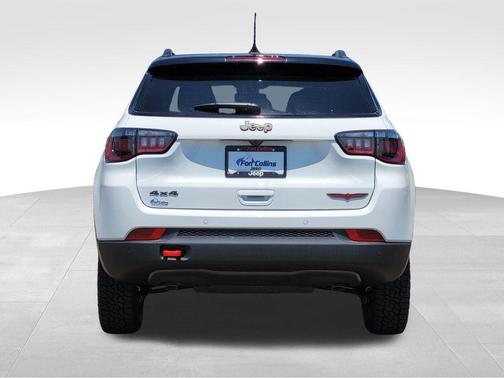 Bright White Clearcoat 2026 Jeep Compass Trailhawk