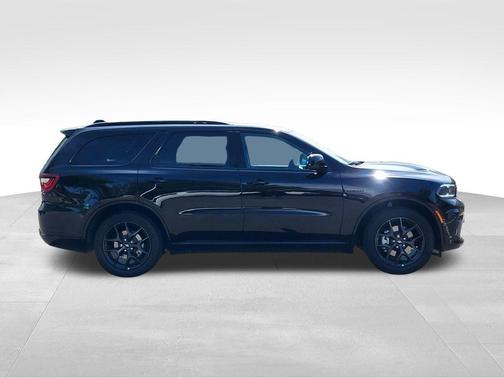 DB Black Crystal Clearcoat 2026 Dodge Durango GT HEMI V8