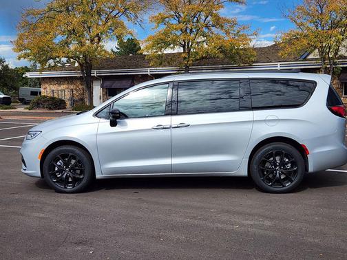 2026 Chrysler Pacifica Limited