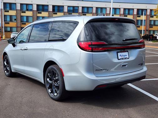 2026 Chrysler Pacifica Limited