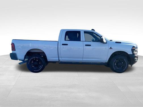 2026 RAM 2500 Tradesman Crew Cab 4x4 6'4' Box