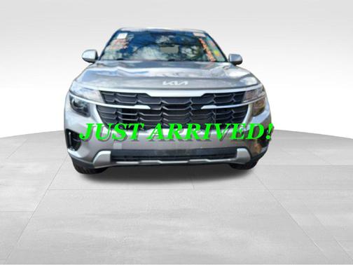 Gray 2026 Kia Seltos LX