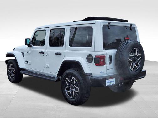 2026 Jeep Wrangler 4-Door Sahara 4x4